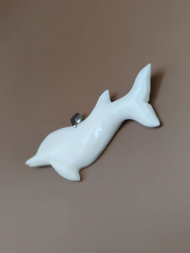 Pendentif os dauphin vue droite
