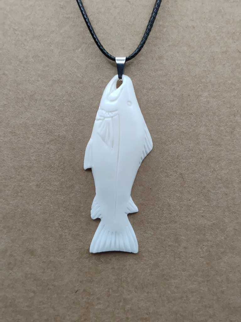 Pendentif os saumon vue porté