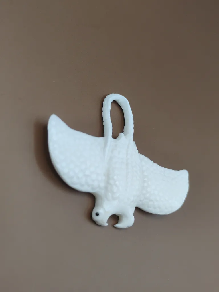 Pendentif os luxe manta vue gauche