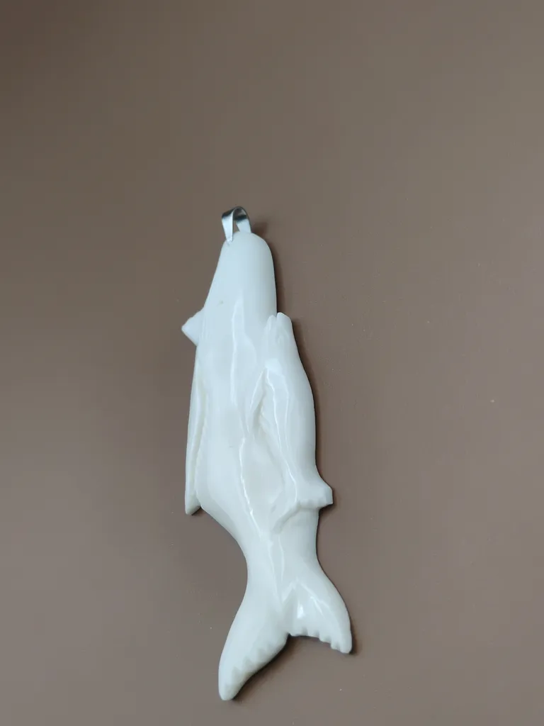Pendentif os luxe baleine vue droite