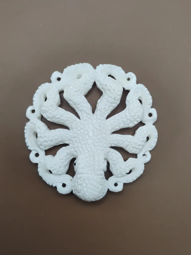 Pendentif en Os luxe -Médaillon Kraken-