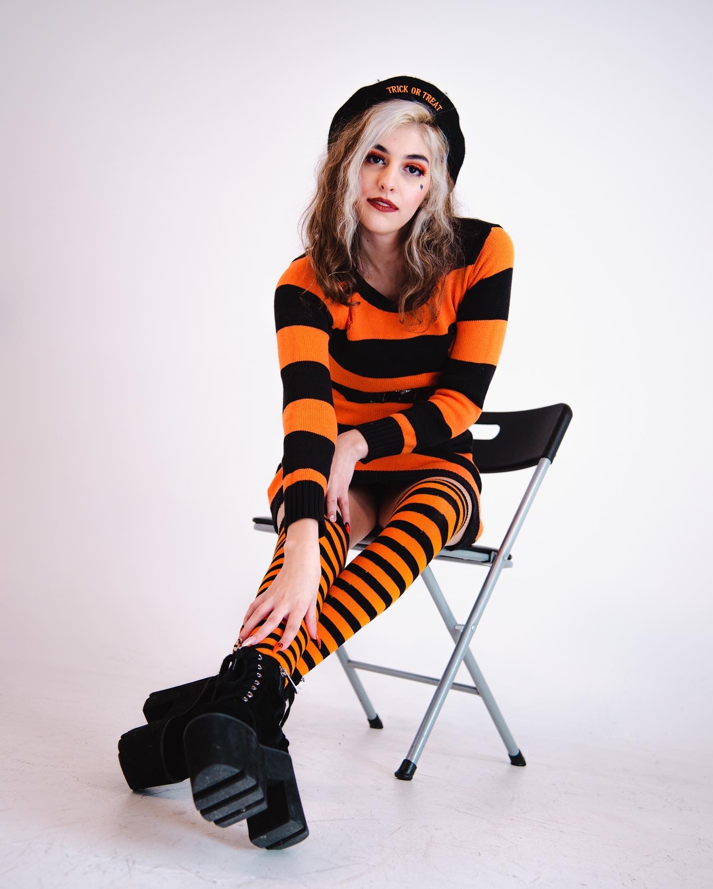 image of a relaxing restaurant waiting area (for a japanese restaurant)