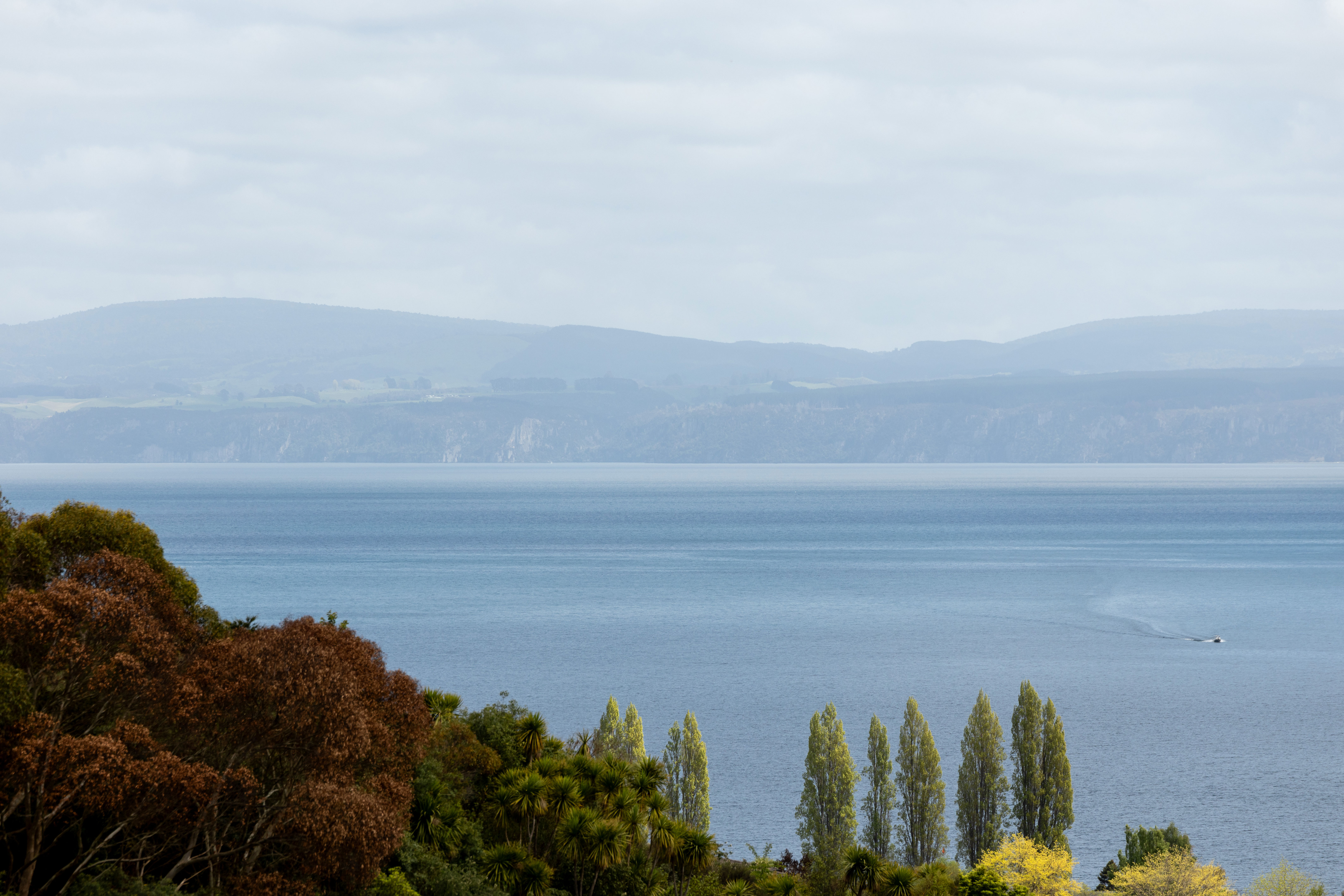 Views to lake Taupo from Architect Designed home Kinloch