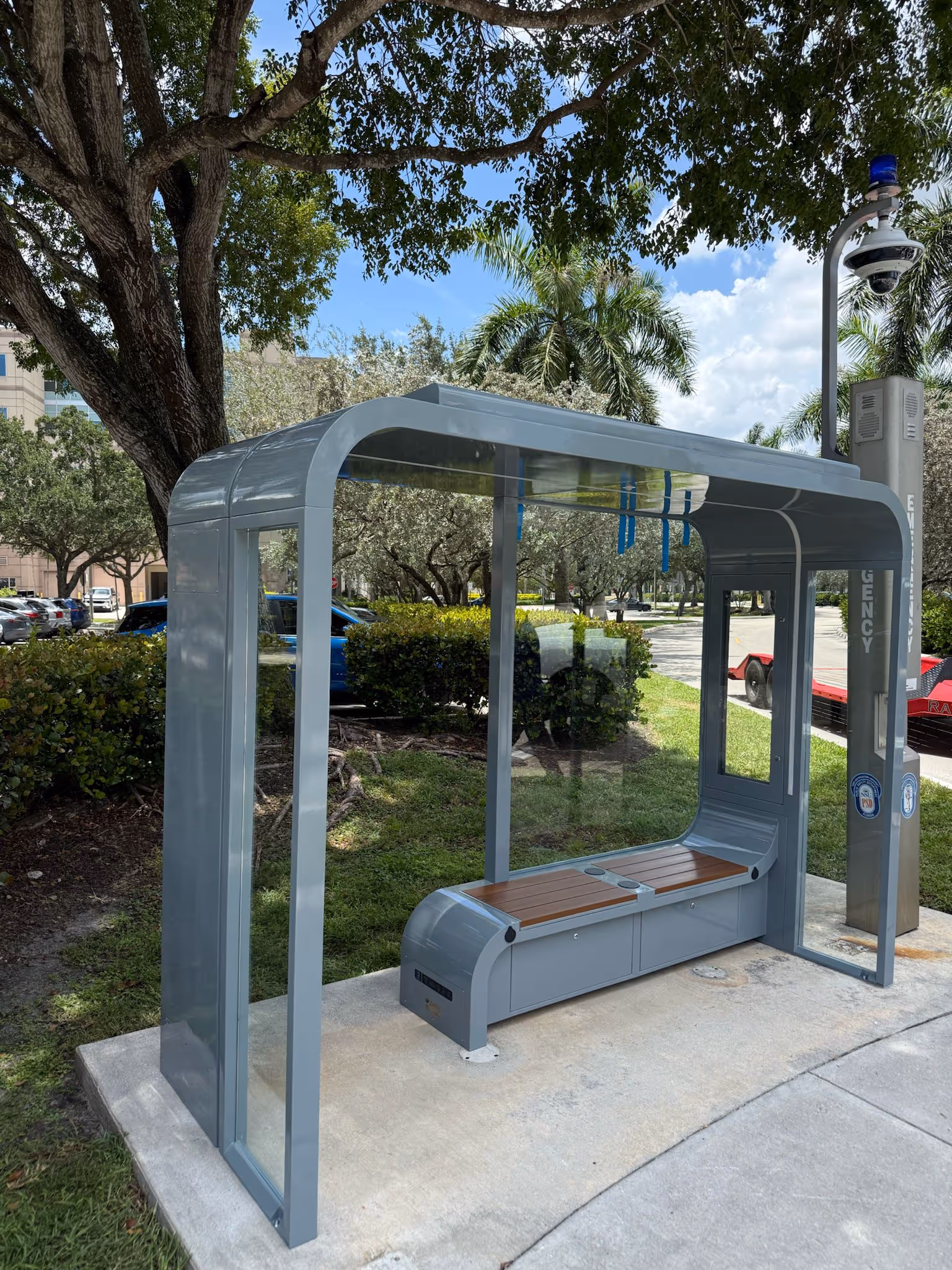engo solar shelter in park