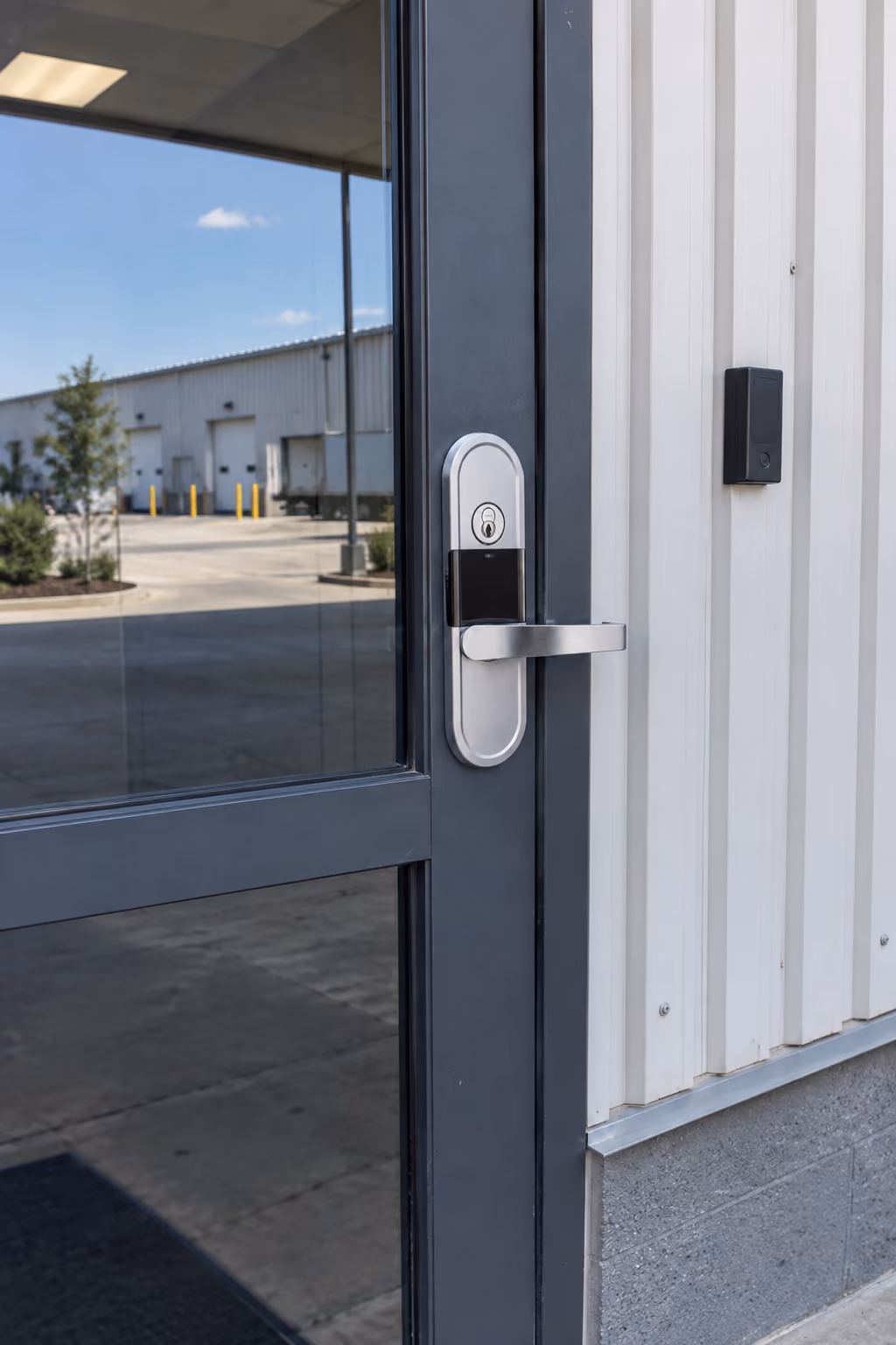 Mortise lock to commercial factory dore