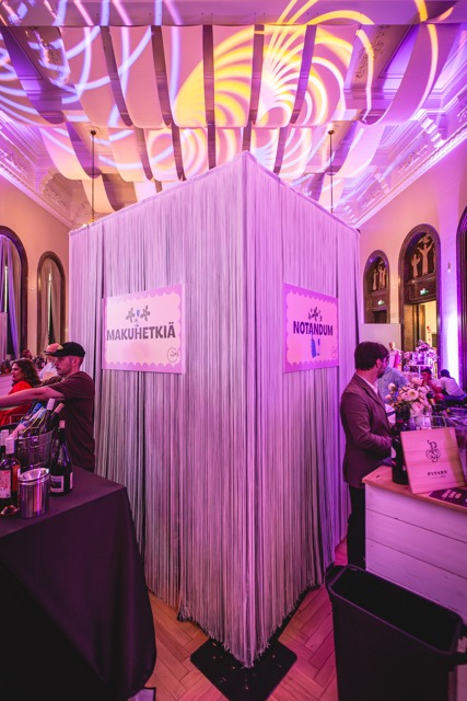 image of diverse group collaboration (for a hr tech)