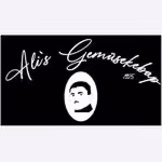 Logo von Alis Gemüsestand mit einem stilisierten Gesicht und dem Gründungsjahr 1925 vor schwarzem Hintergrund.