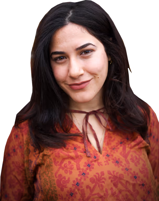 Headshot of Menna Hijazi