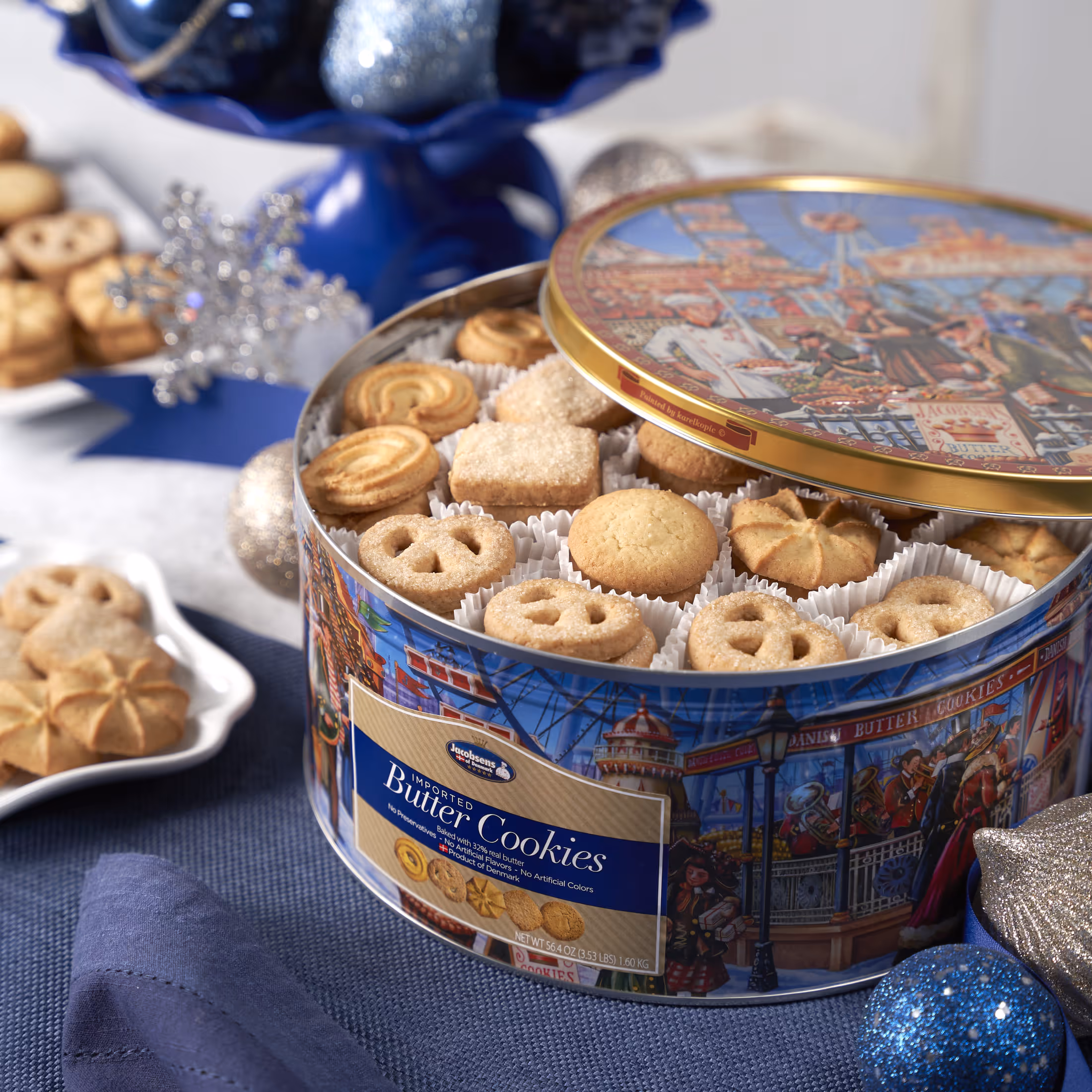 a can of cookies with the lit open