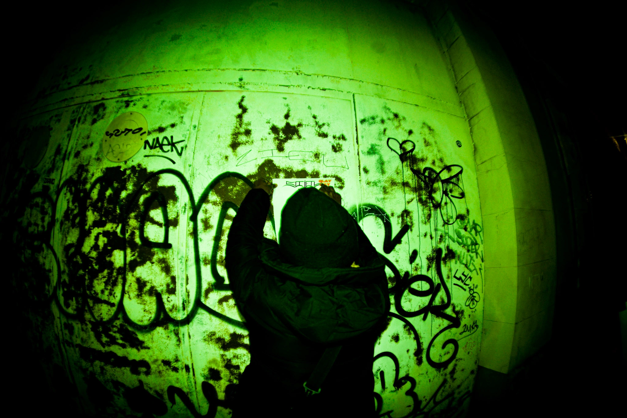 a photo of green light shot 7