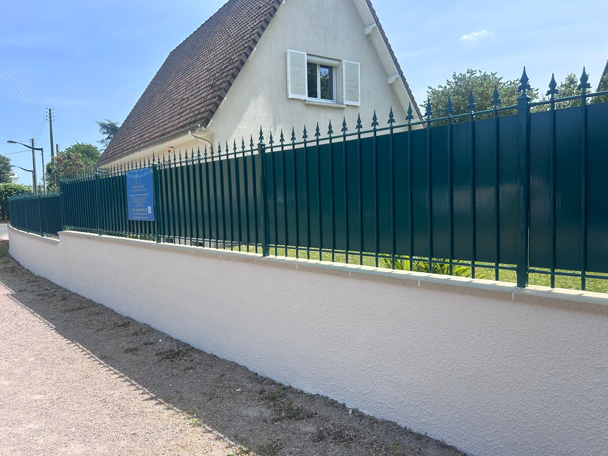 Personne faisant de la plomberie