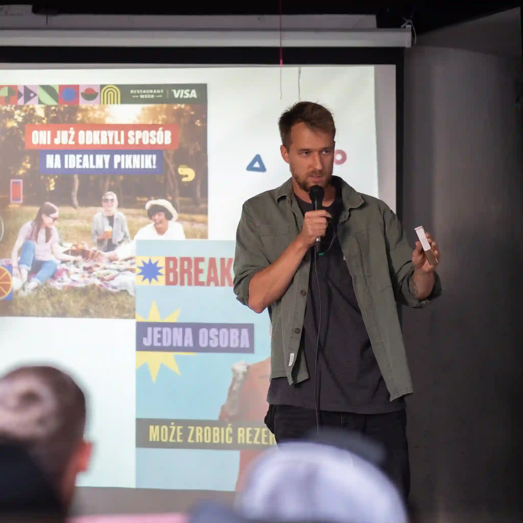 Zdjęcia osób z zespołu RSM na eventach lub podczas sesji zdjęciowej