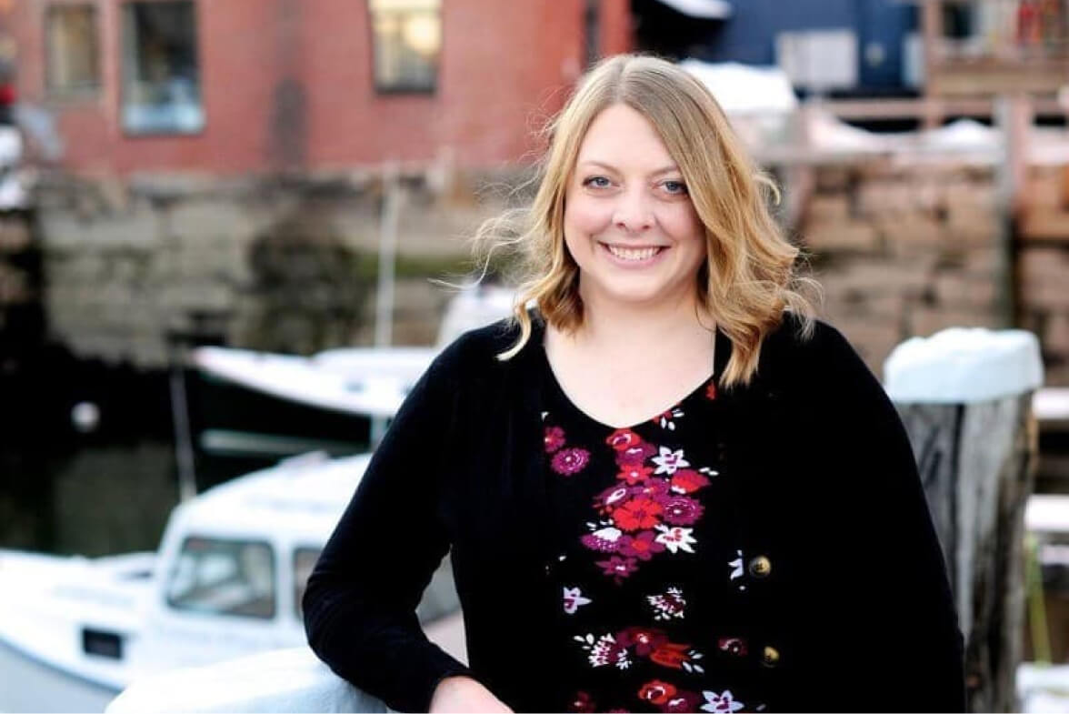 Danielle Pensinger recognized for earning her CERTIFIED FINANCIAL PLANNER® certification