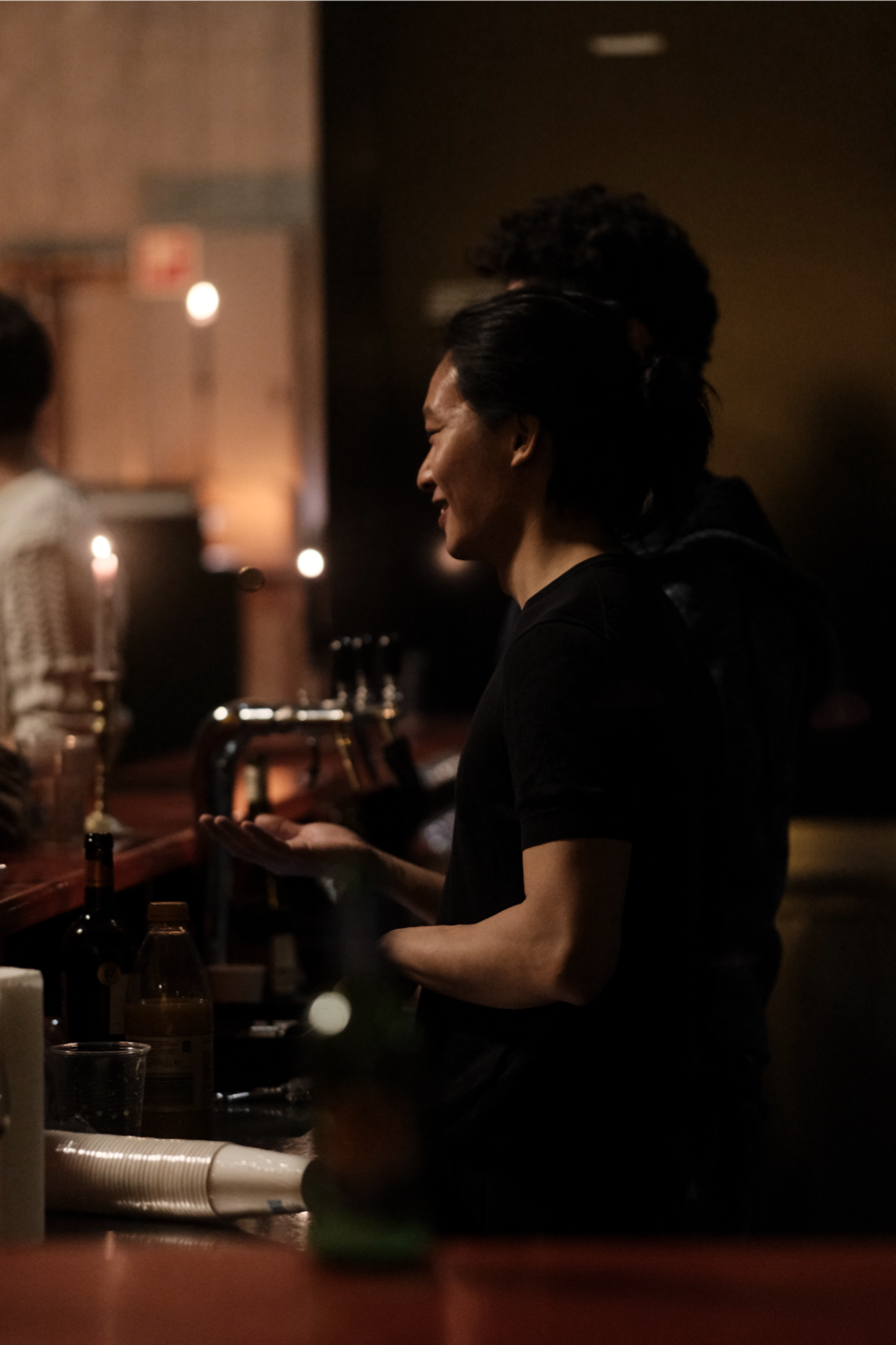 Mon-Puo Lee at the bar
