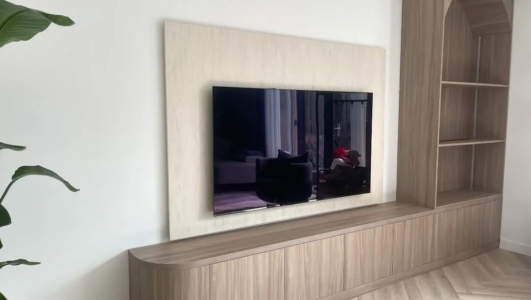 TV meubel en kast in een op maat, TV meubels op maat combinatie door SA Meubels Harderwijk