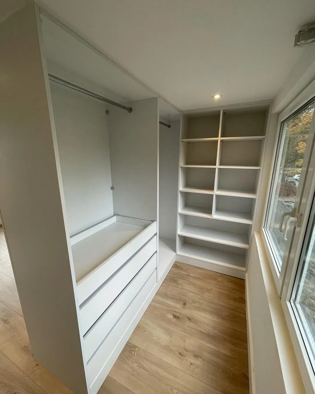 Inloopkast op maat, maatwerk inloopkast kledingkast door SA Meubels Harderwijk