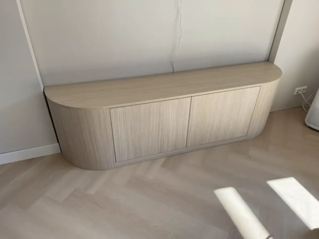 TV-kast beige hout op maat, houten TV meubels op maat door SA Meubels Harderwijk