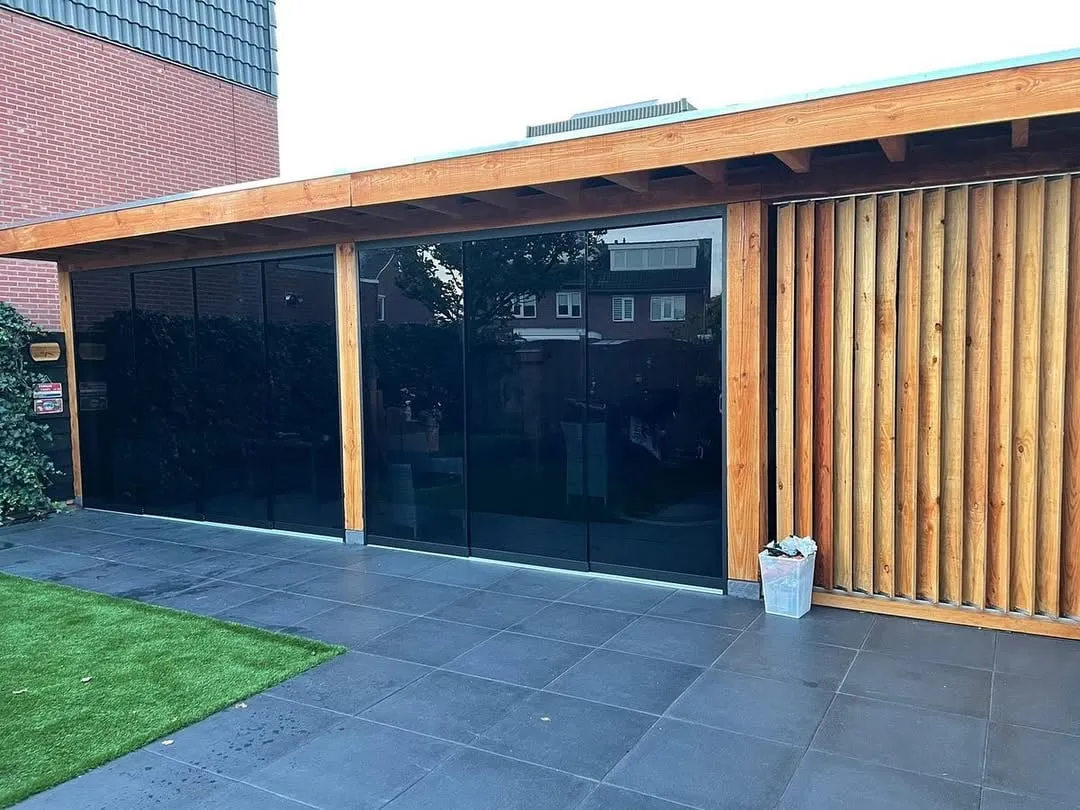 Douglas veranda op maat met glas, glazen veranda maatwerk door SA Meubels Harderwijk