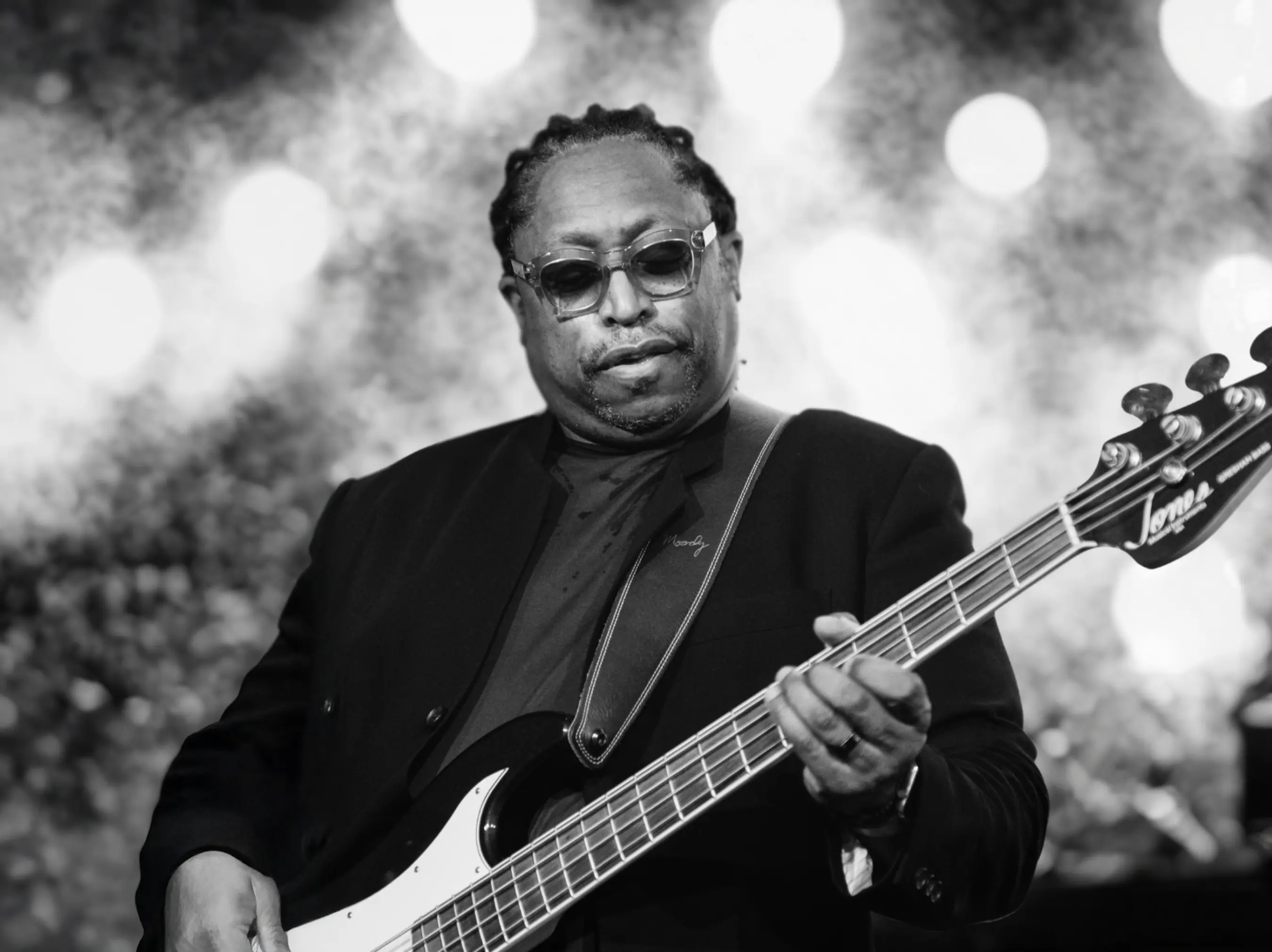 Darryl Jones – The Group Field