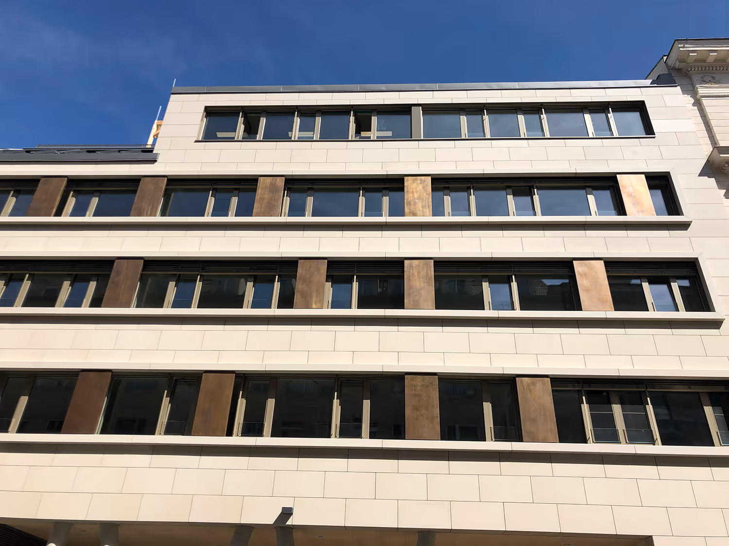 Persönliche Referenz Arch. Dipl.-Ing. Daniel Kernegger – Schule Novaragasse Wien