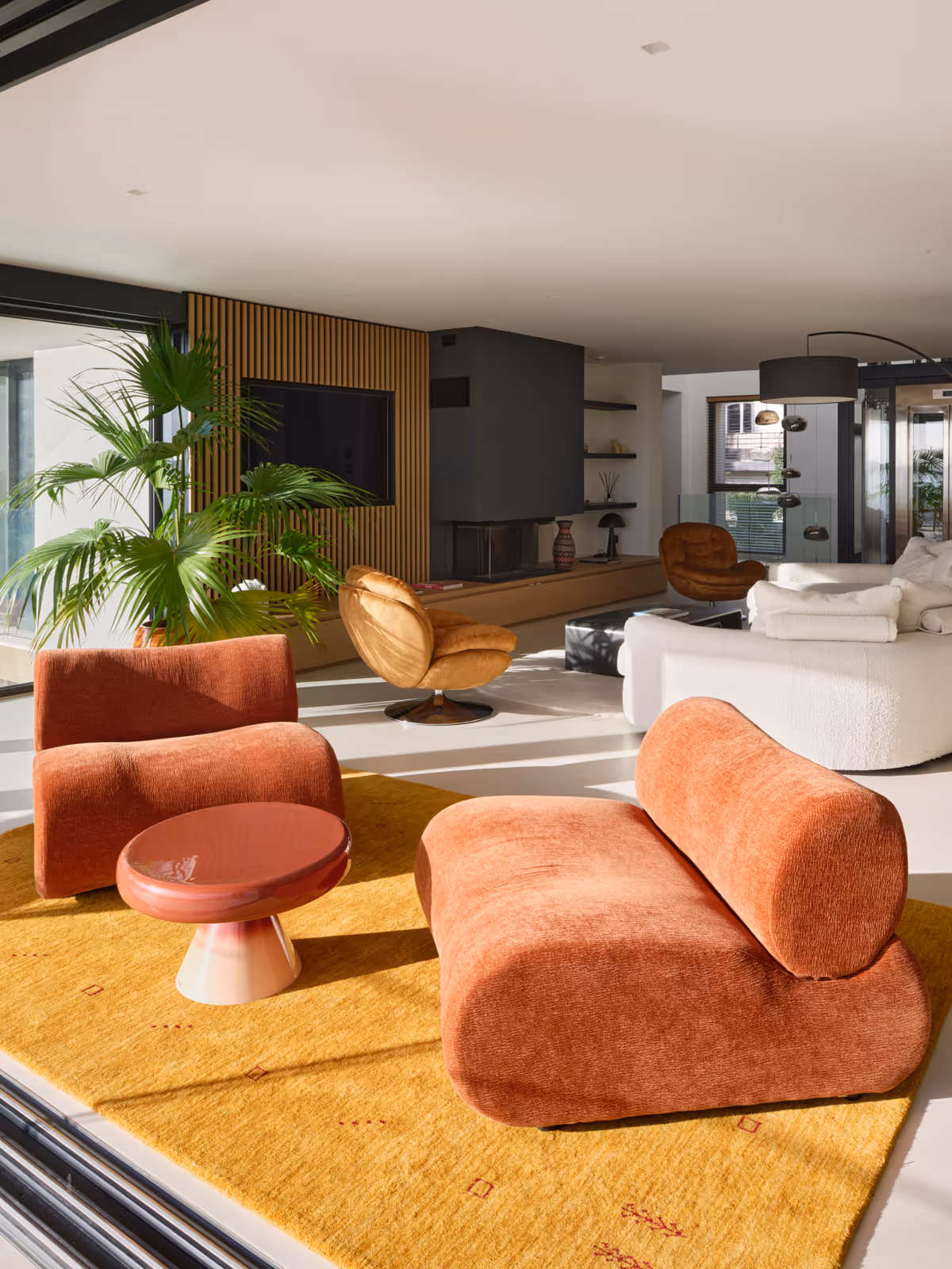 Espaces extérieurs de la Villa L'Île Verte avec piscine et terrasses vue mer