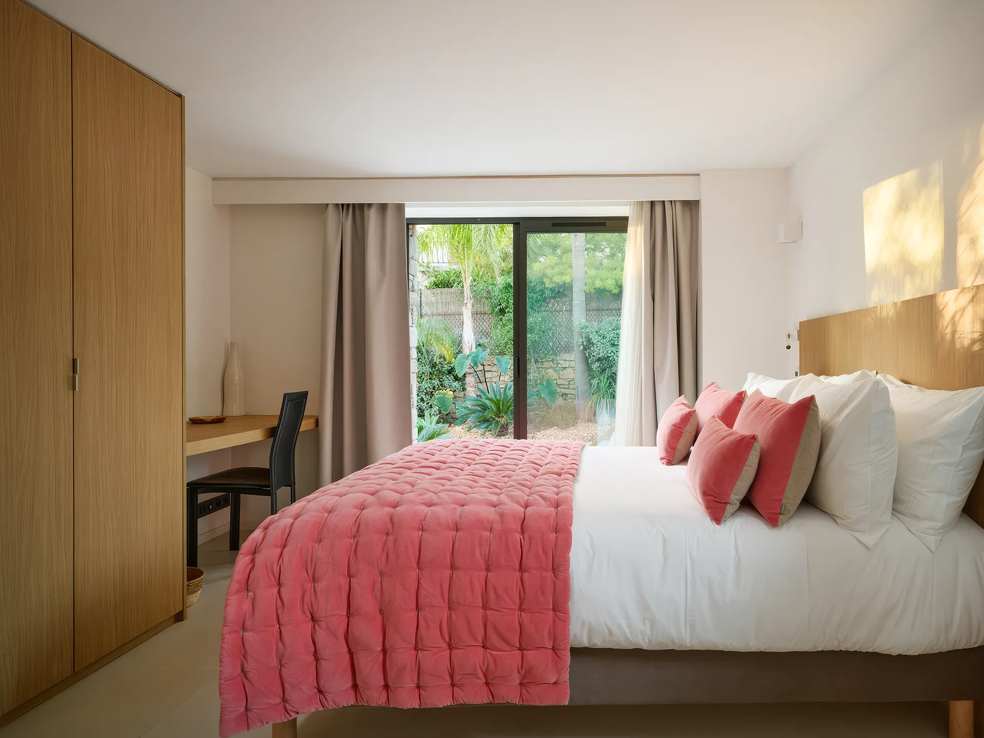 Chambre single n°1, 17 m² avec douche et dressing - Villa L'Île Verte La Ciotat