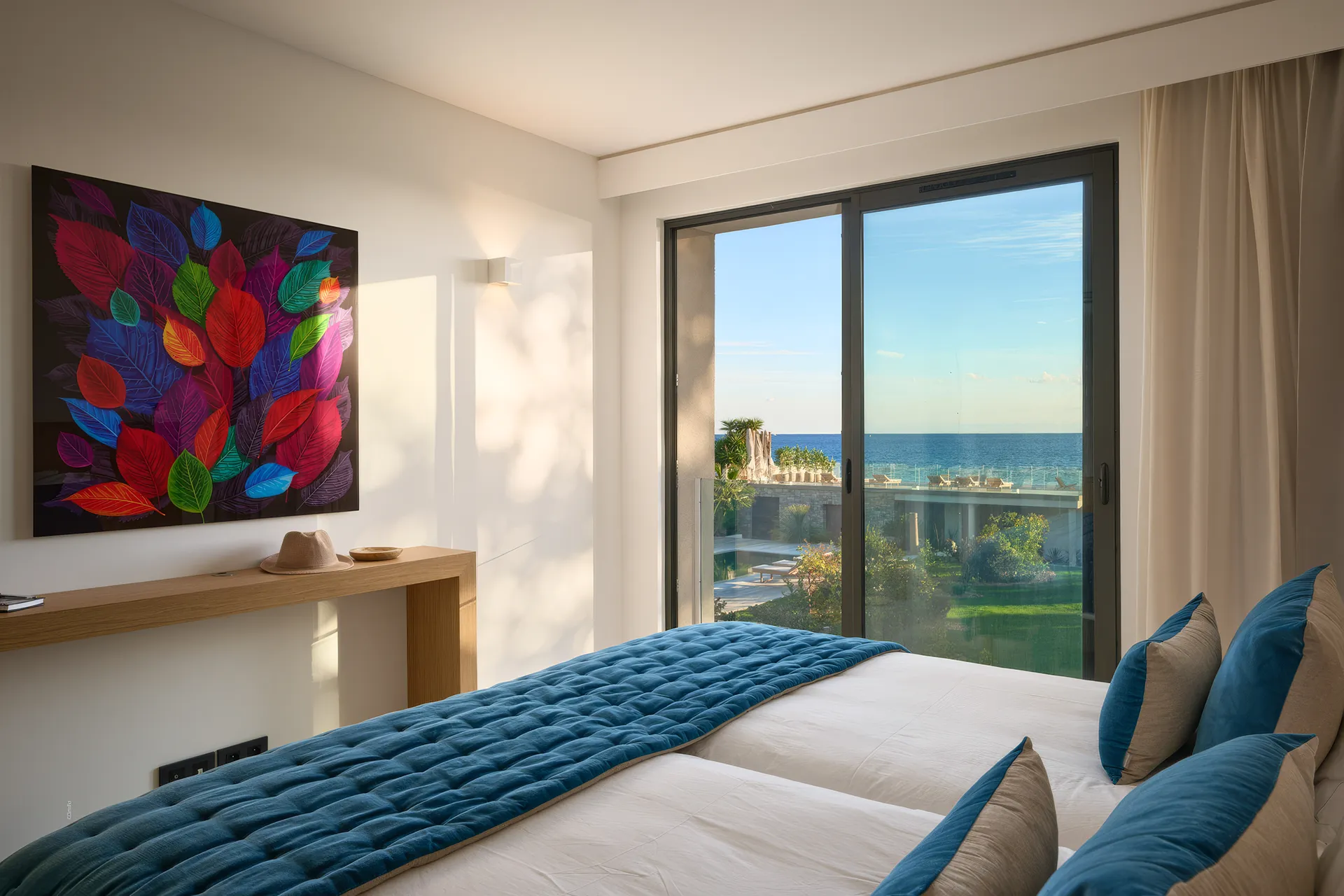 Master suite n°6 avec baignoire, douche et terrasse piscine - Villa L'Île Verte