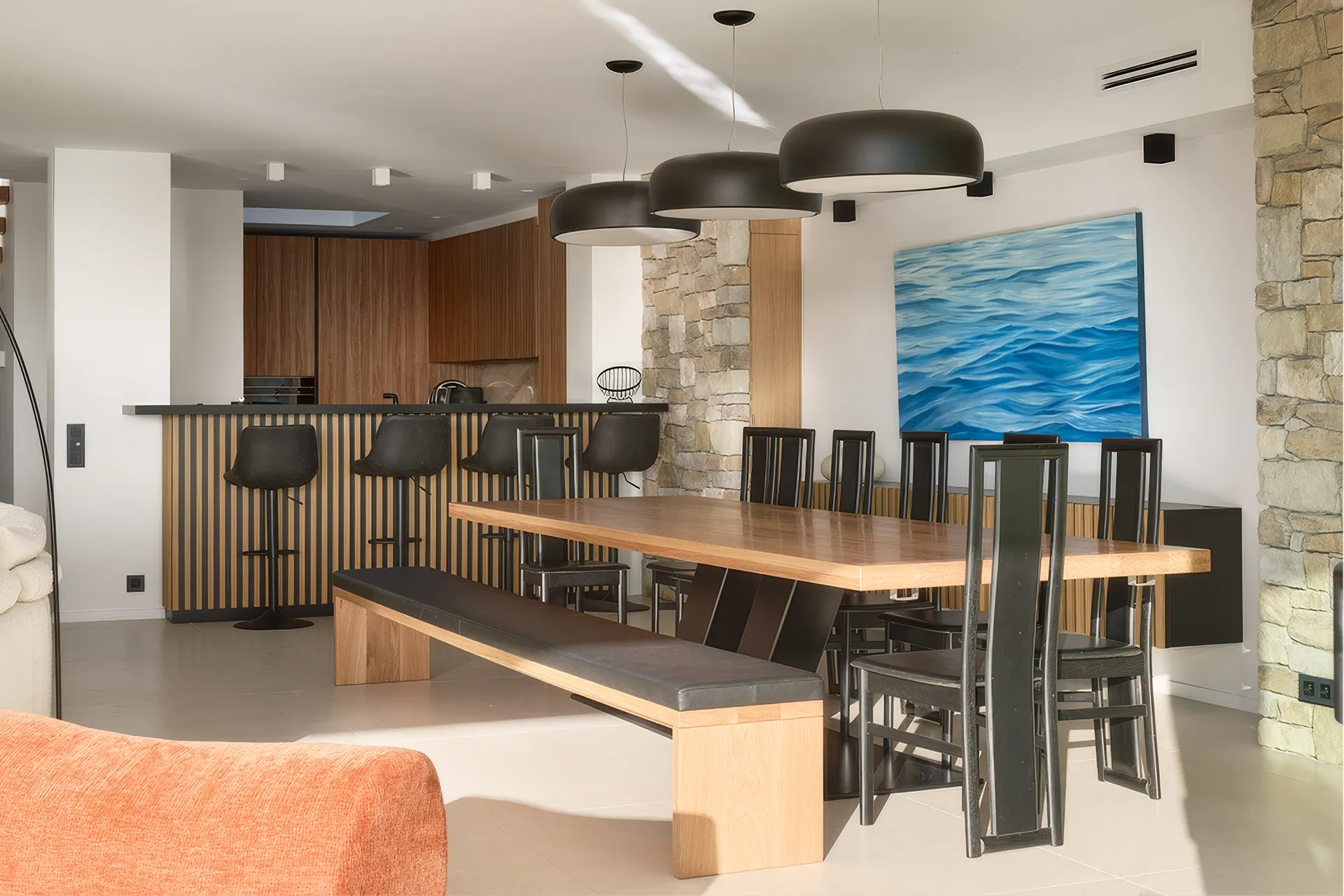 Salle à manger moderne table bois 20 couverts - Villa L'Île Verte, La Ciotat