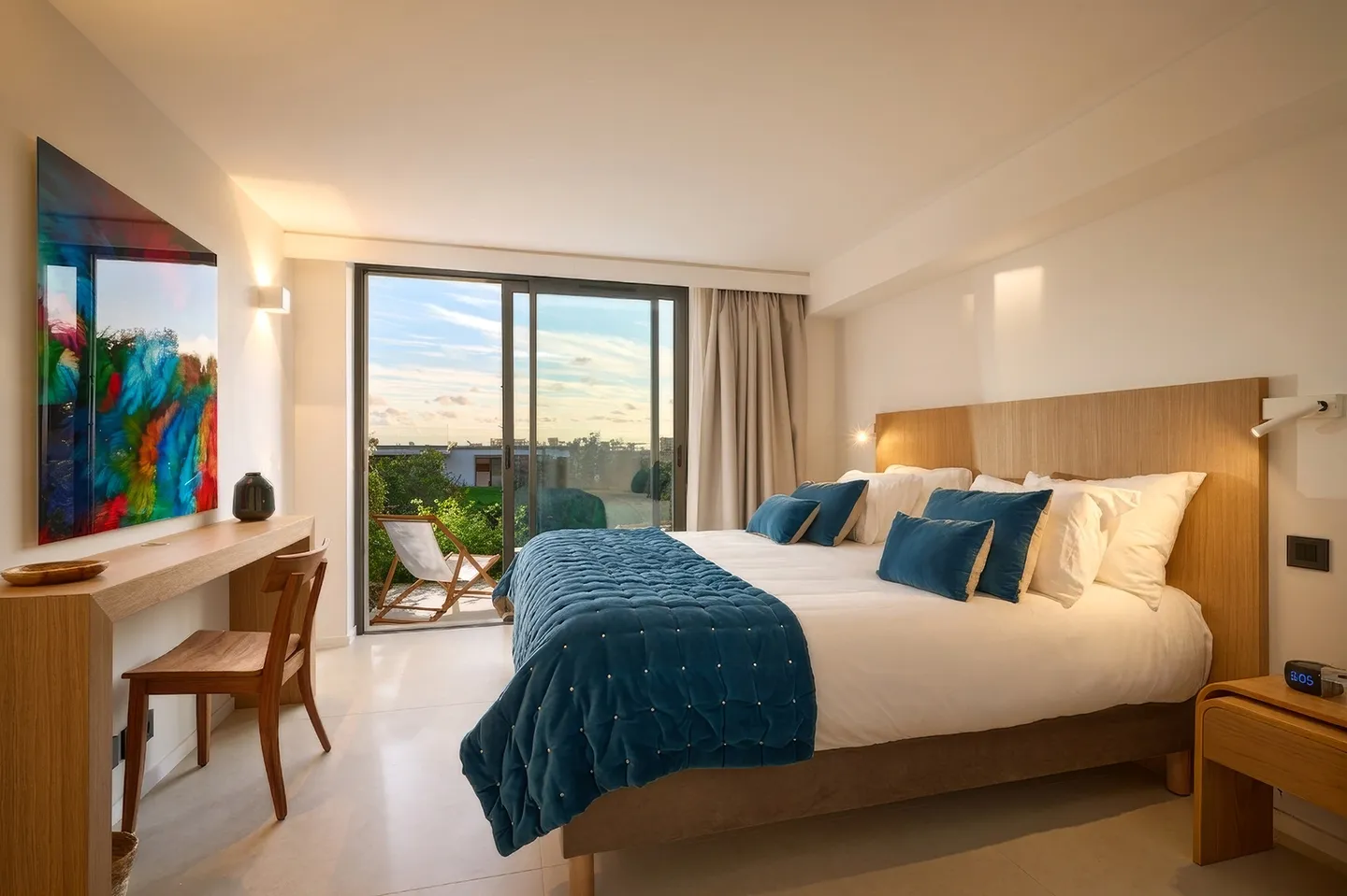 Chambre double n°5 de la Villa L'Île Verte — décoration soignée et vue sur la nature méditerranéenne, La Ciotat