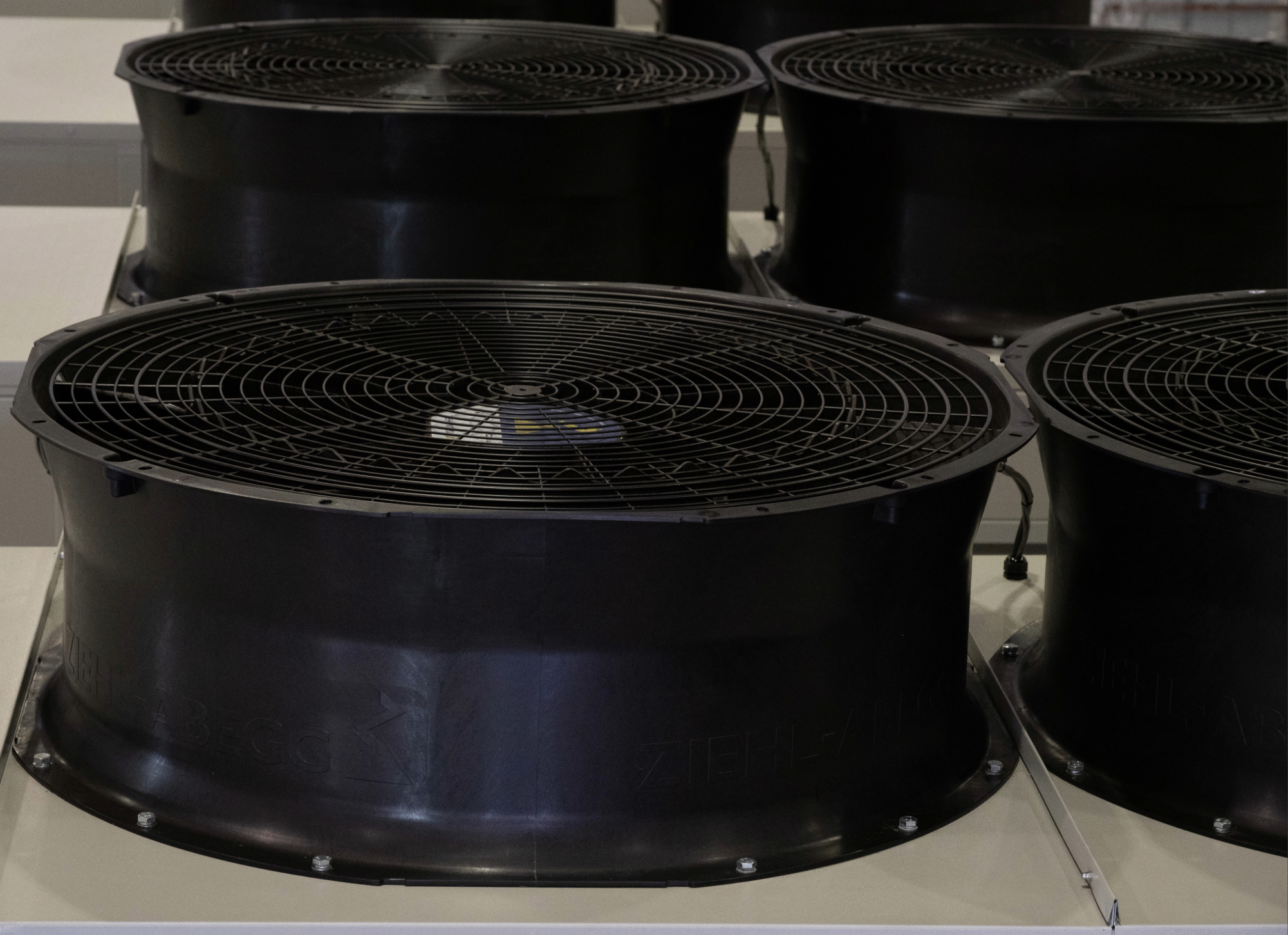 Highly efficient heat pump fans