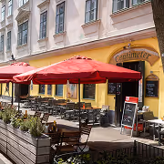 Centimeter beim Rathaus Wien