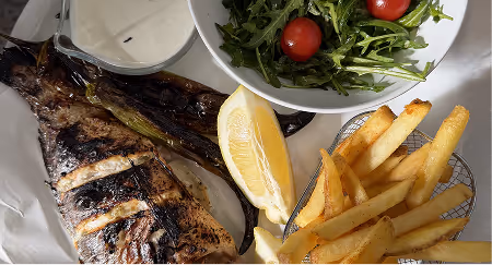 Fisch, Pommes, Salat
