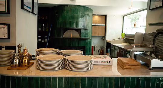 Tesla Pizza Tresen