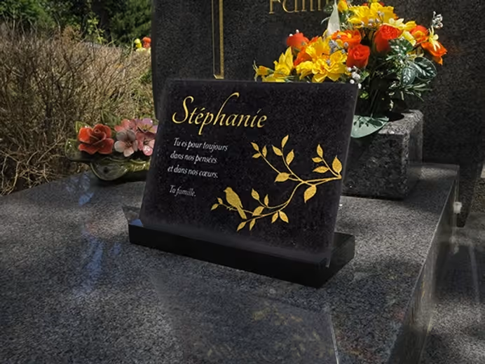 Entretenir la mémoire : accessoires pour cimetières disponibles