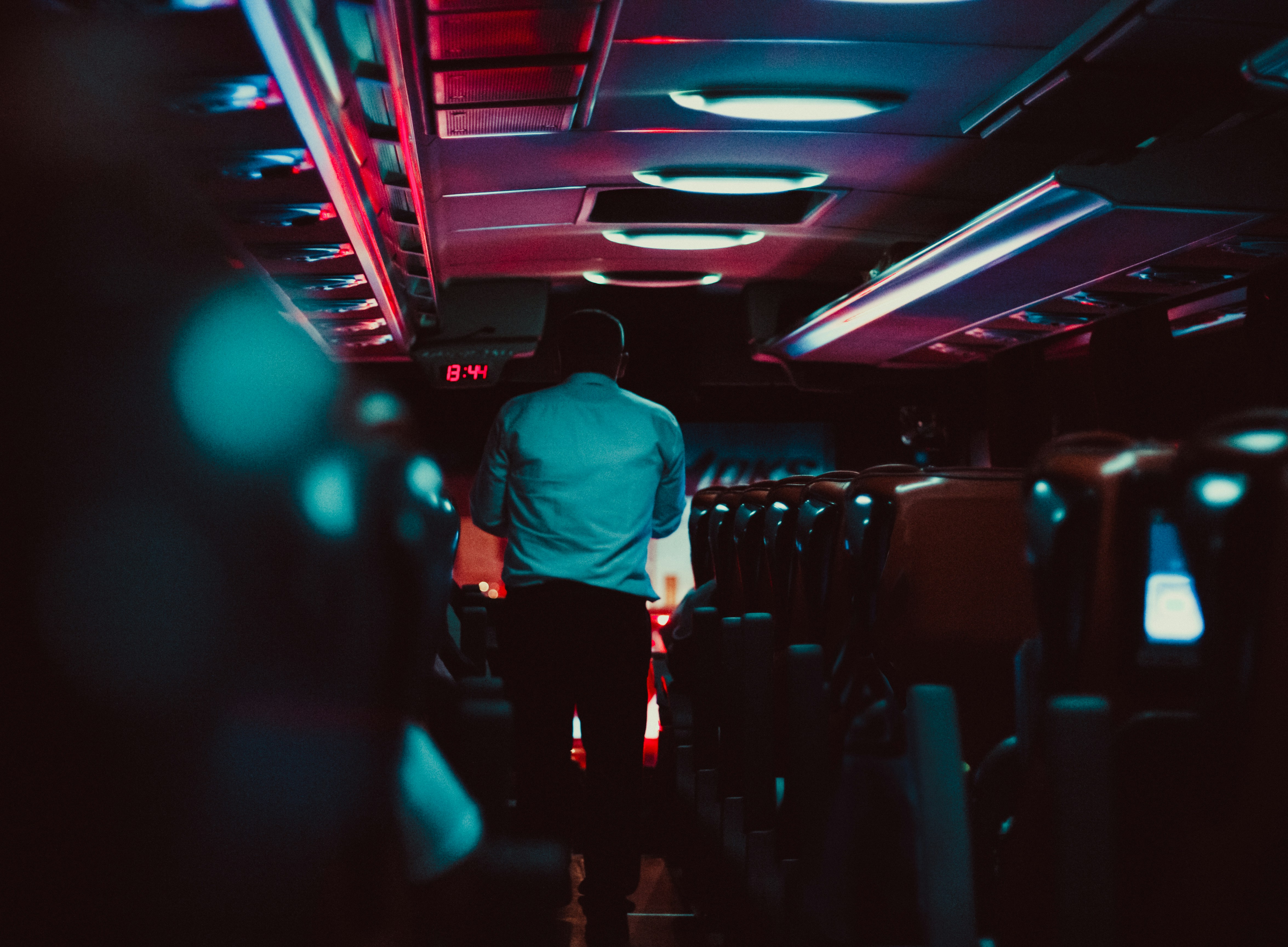 Noční jízda autobusem