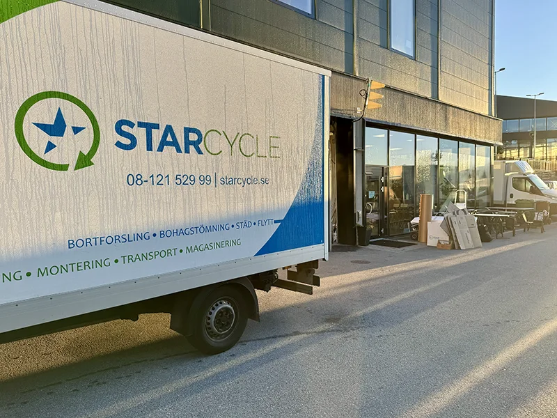 Vi hämtar allt från möbler till byggavfall.