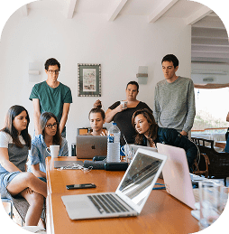 Photographie d'une équipe de travail