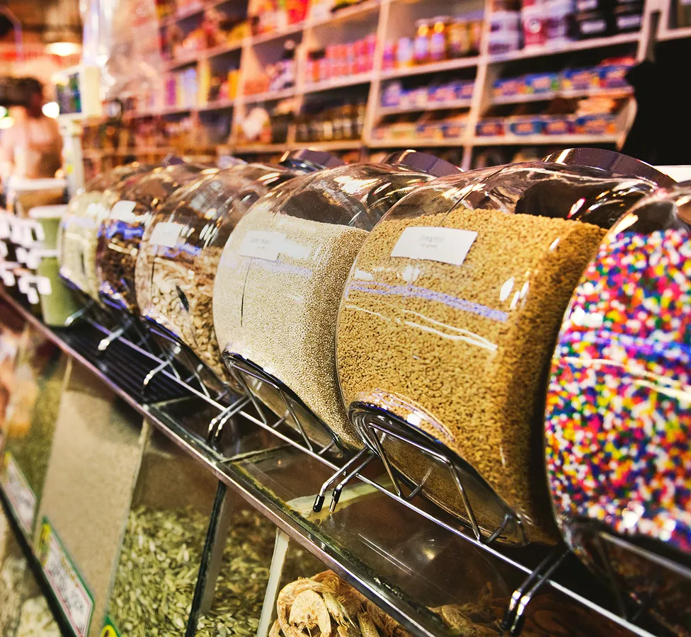 Photo de bocaux de magasin en vrac