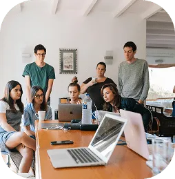 Photographie d'une équipe de travail