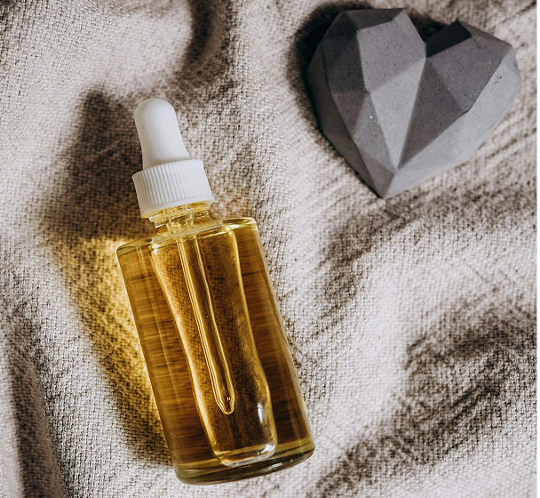 Image d'huile essentielle et savon