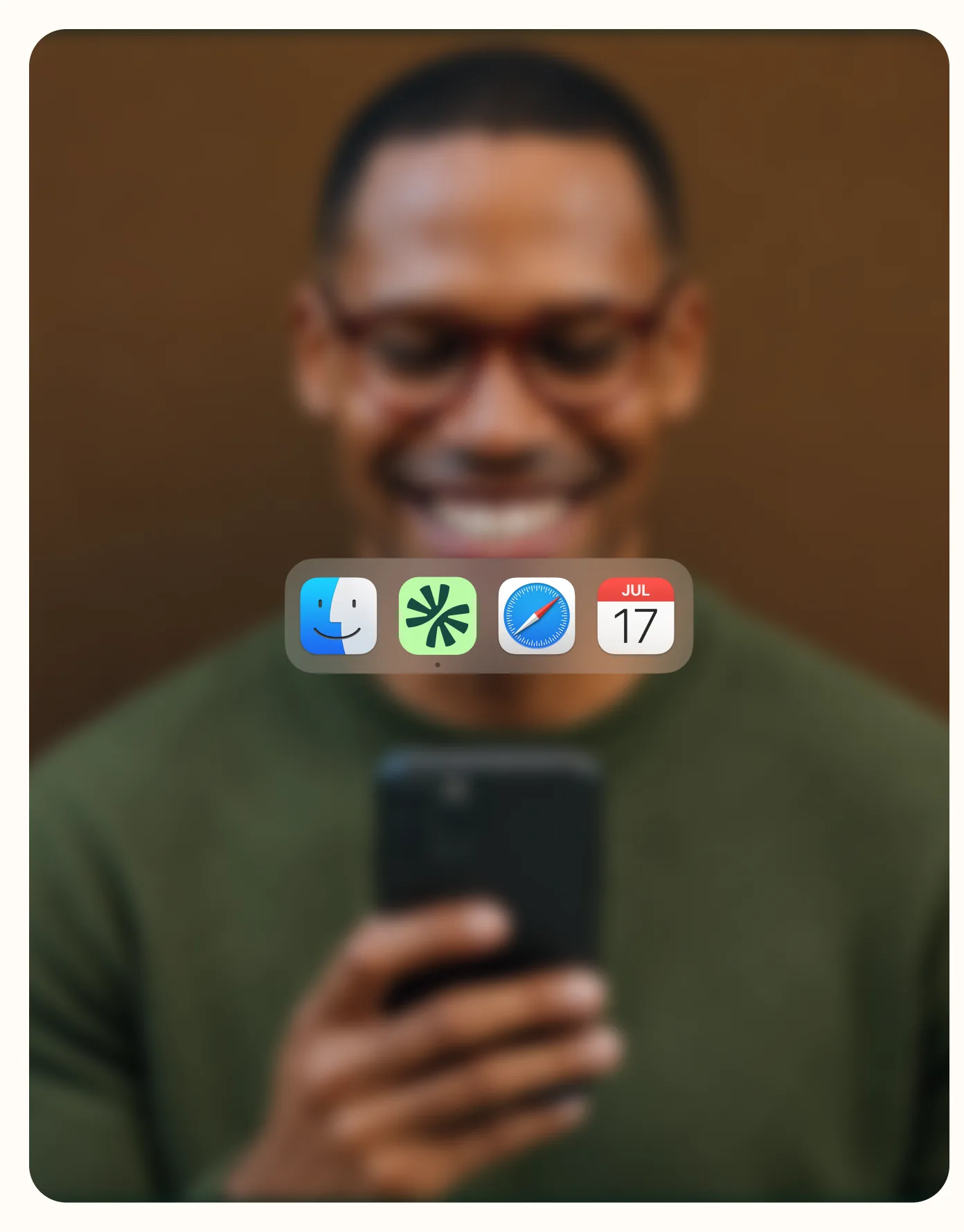 Faïda app icon in a phone dock