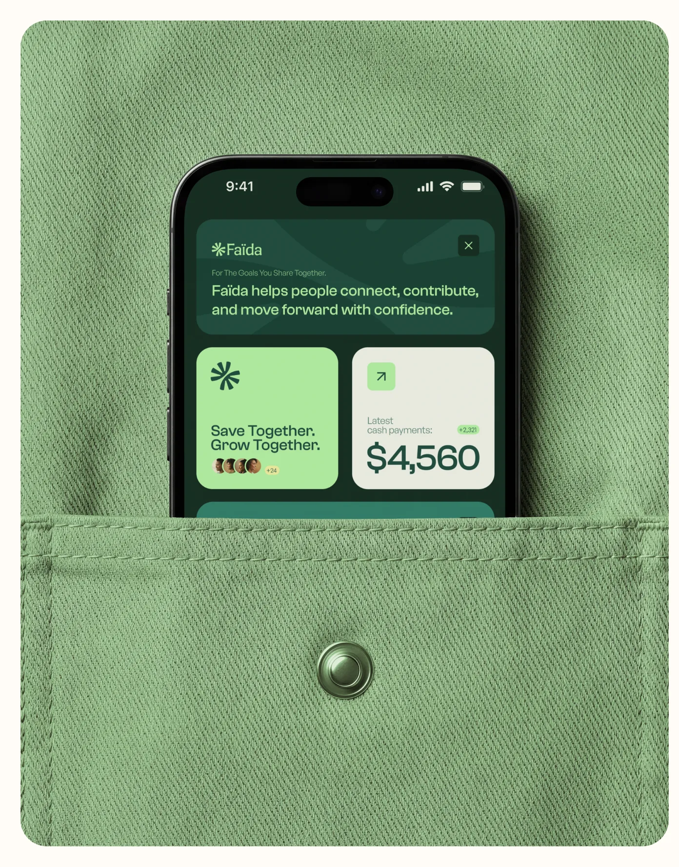 Phone with the Faïda app in a shirt pocket