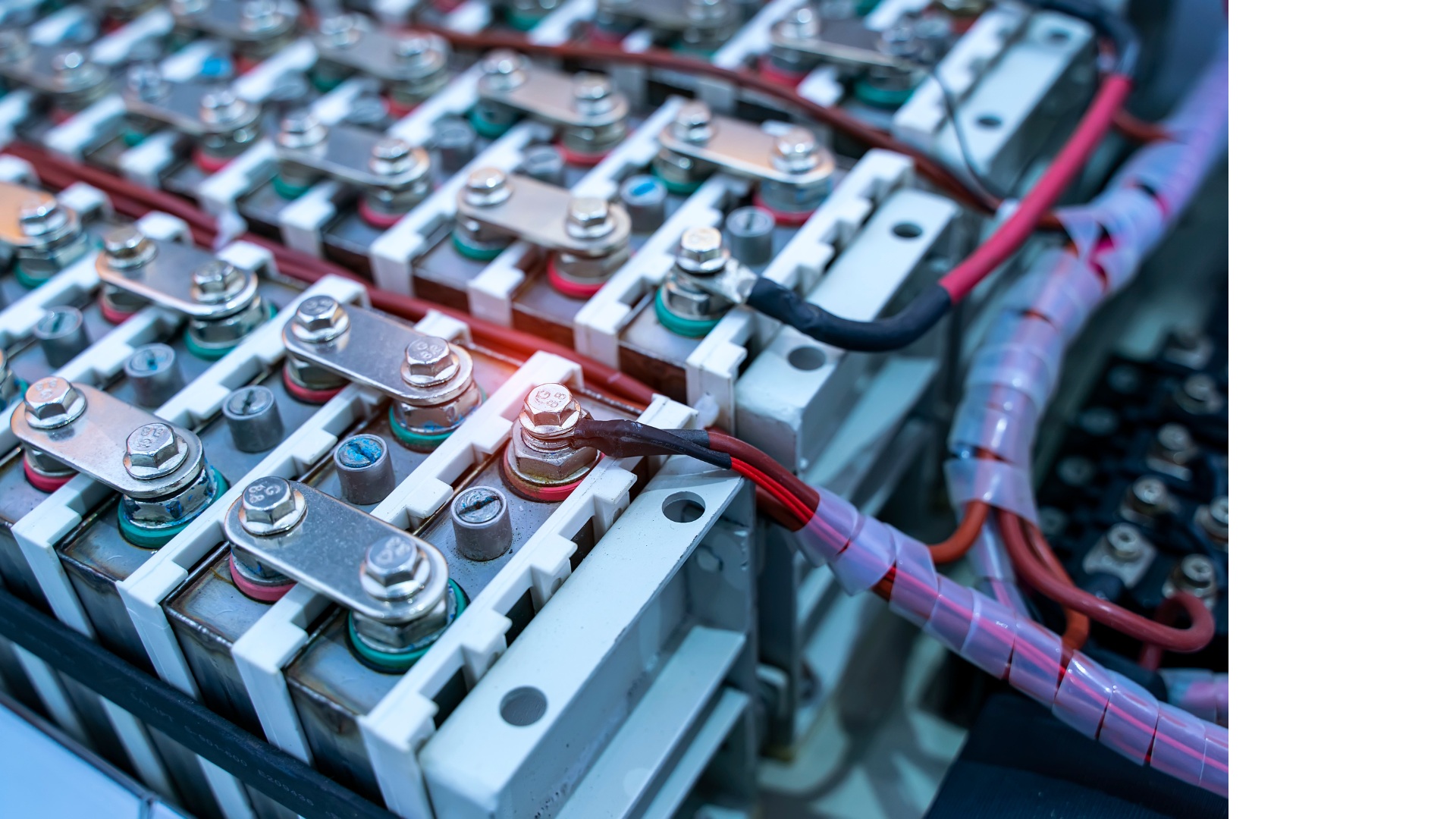 Development and Design of Battery Modules with Replaceable Cells