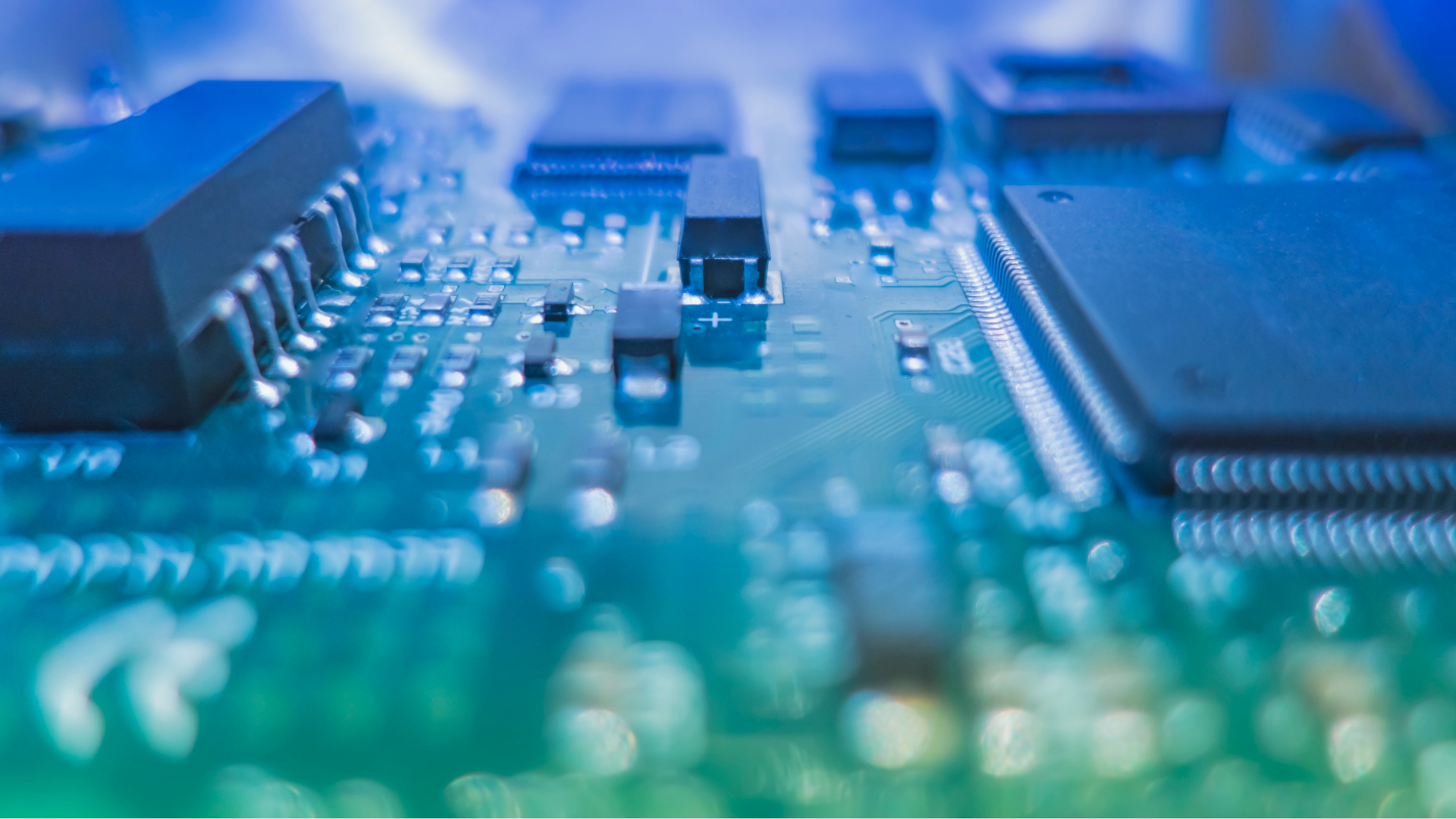 A long battery lifetime can only be achieved when all cells within a battery system perform almost identically. This is precisely where ETA-Leveling comes in—a battery management system (BMS) algorithm that compensates for differences in cell efficiency at an early stage, significantly extending the overall lifespan of battery systems. PEM Motion and BENNING CMS Technology have jointly developed a Matlab-based software model that enables seamless integration of this algorithm into industrial BMS solutions without the need for additional hardware, lengthy development cycles, or modifications to safety-critical system components.