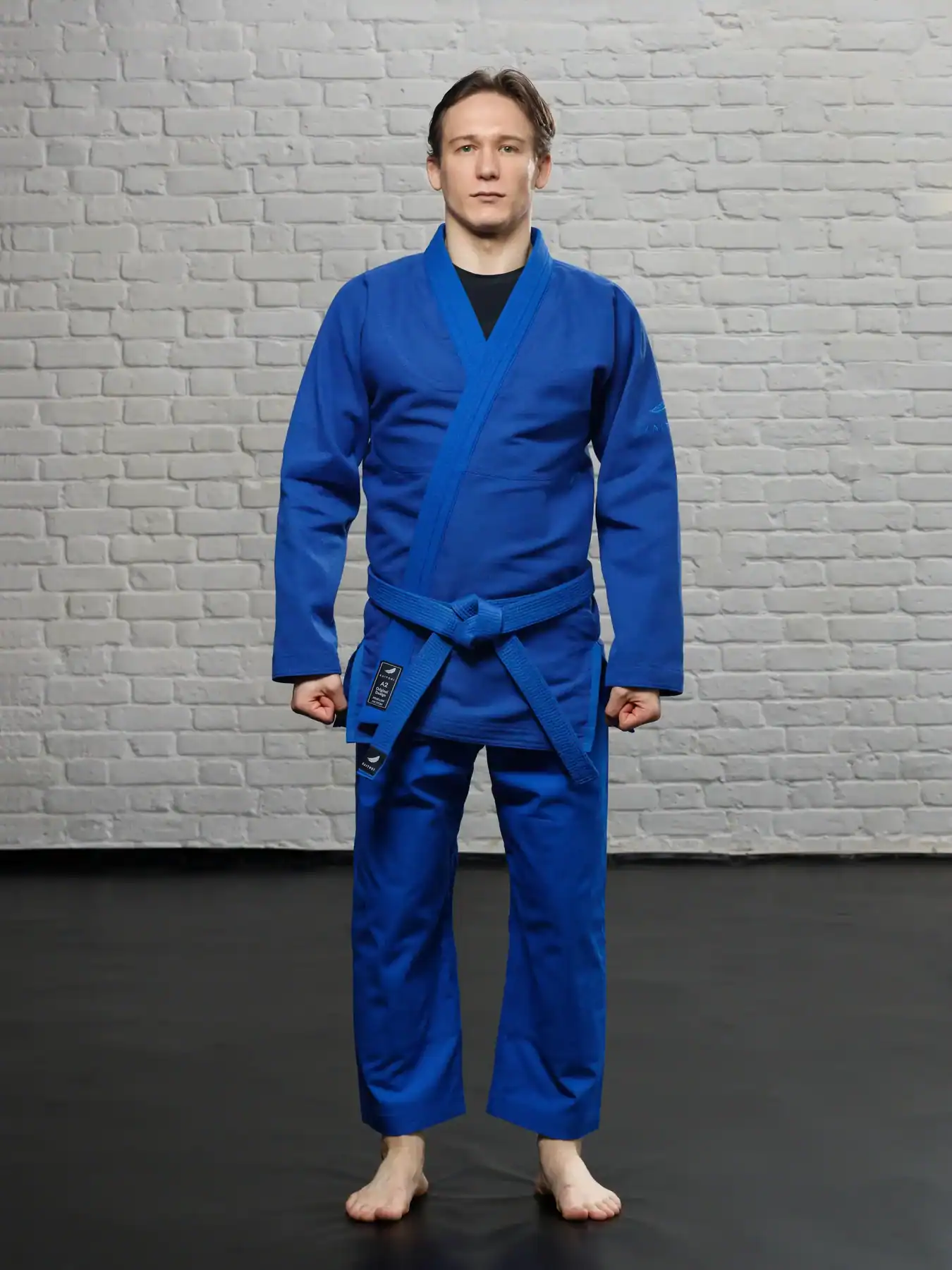 Монохромное синее ги для грэпплинга KAITOGI, прямой ракурс в полный рост