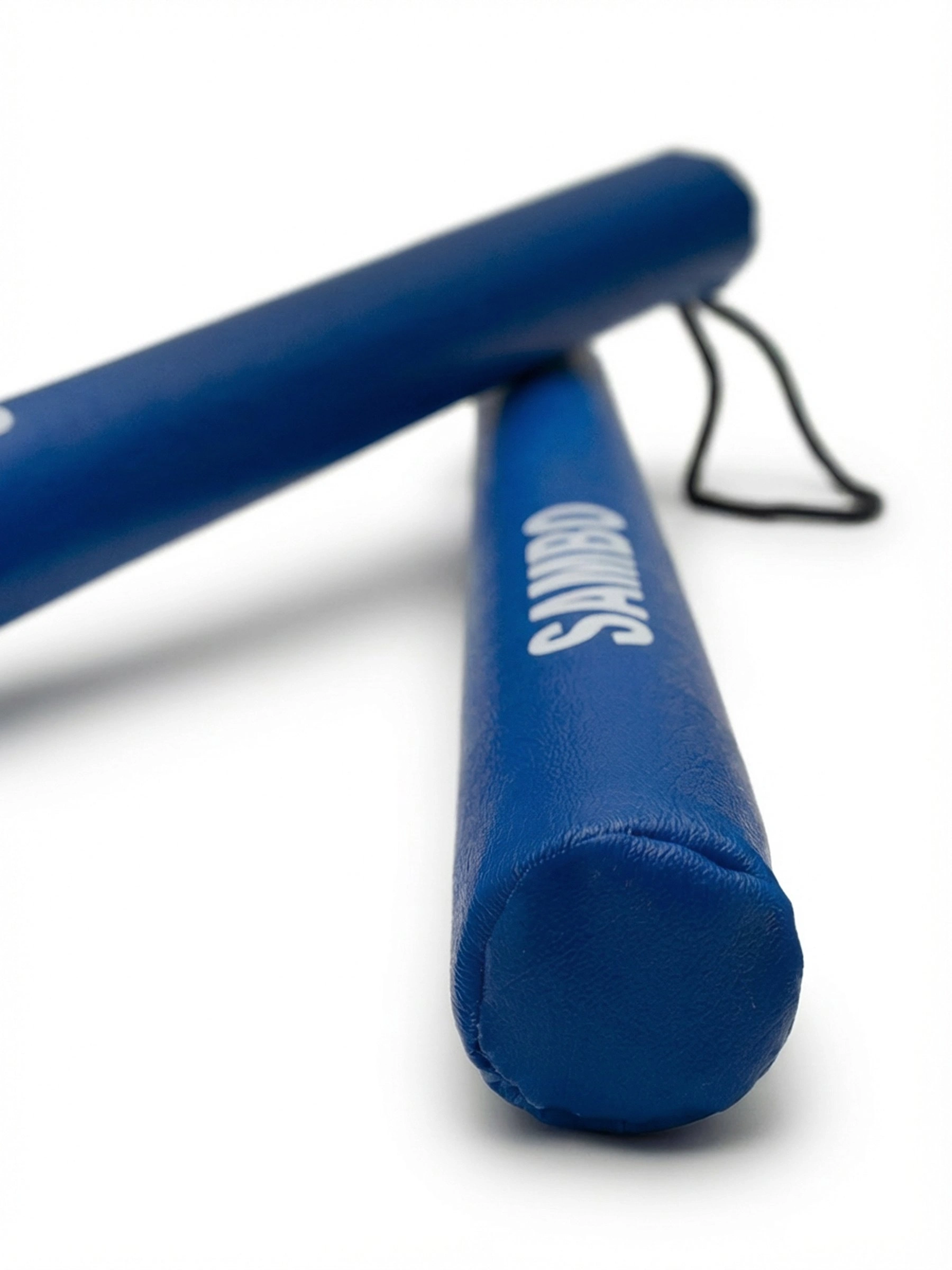 Палочки синие для самбо (ударная техника), вид сбоку: изоляционный слой 1 см эффективно гасит энергию удара