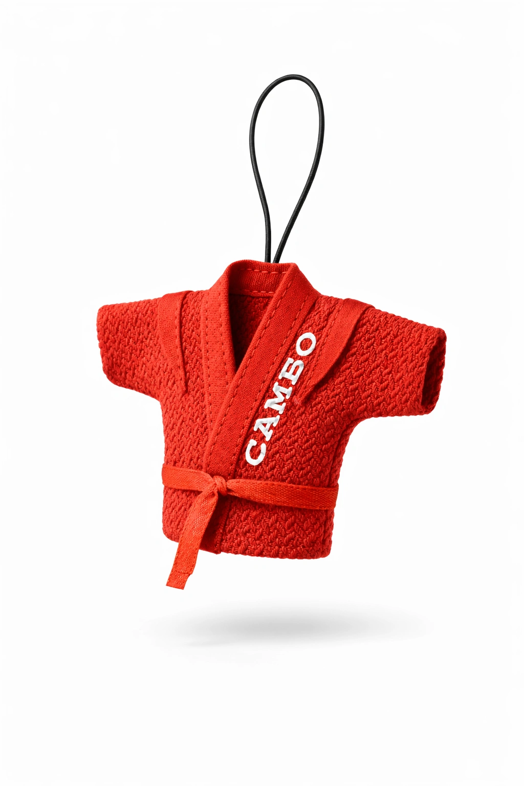 Красная сувенирная мини-курточка самбо, вид спереди: детальная имитация отворотов кимоно, плечевых вставок («крылышек») и декоративного завязанного пояса из премиальной ткани