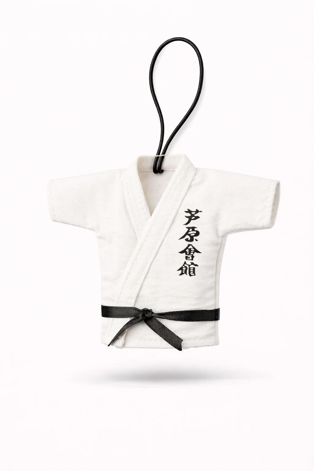 Вид спереди сувенирного кимоно Ашихара-карате, аксессуар в машину