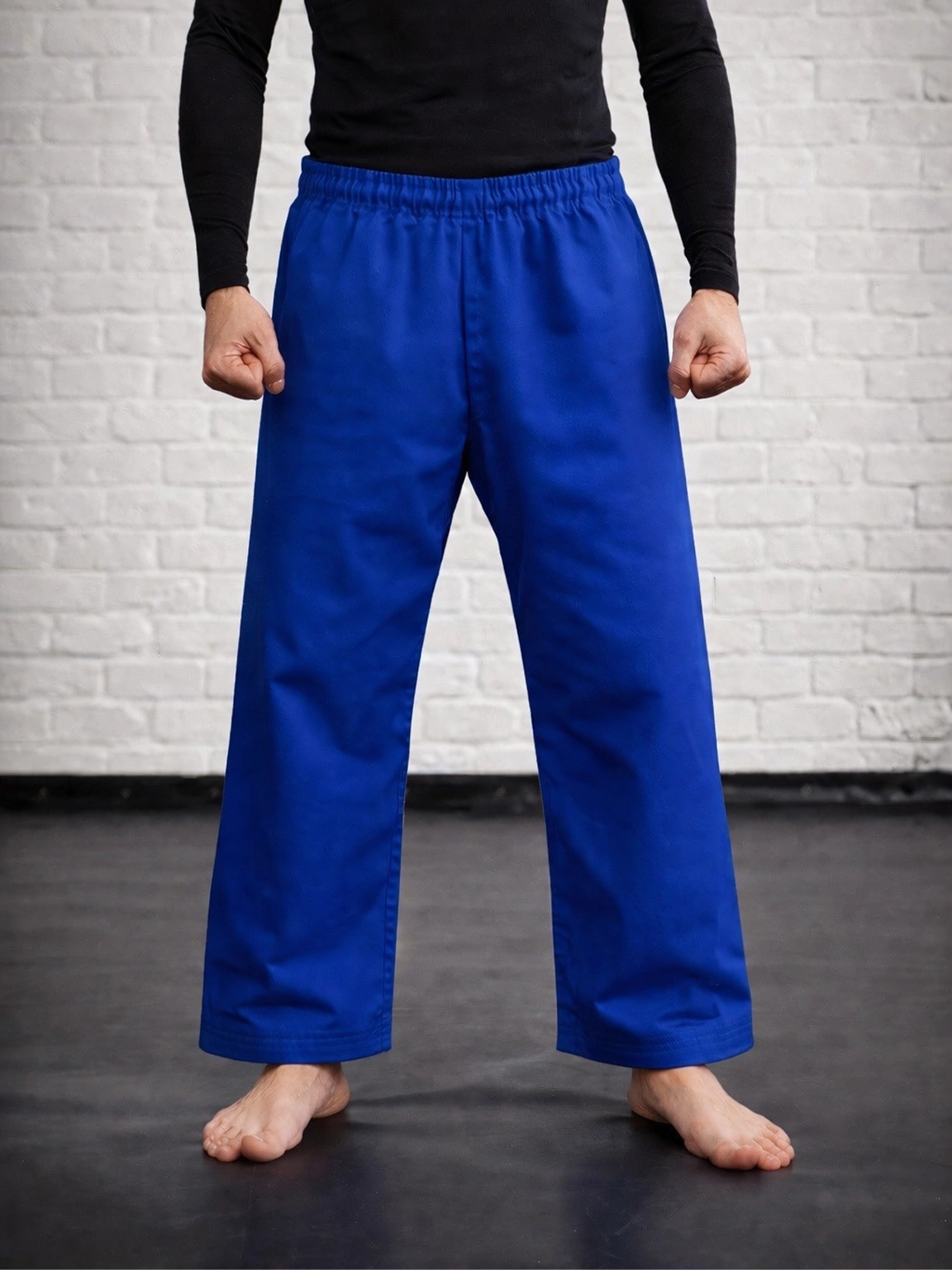 Синяя модель М3 на резинке на бойце: идеальный баланс прочности и свободы движений выше лодыжки