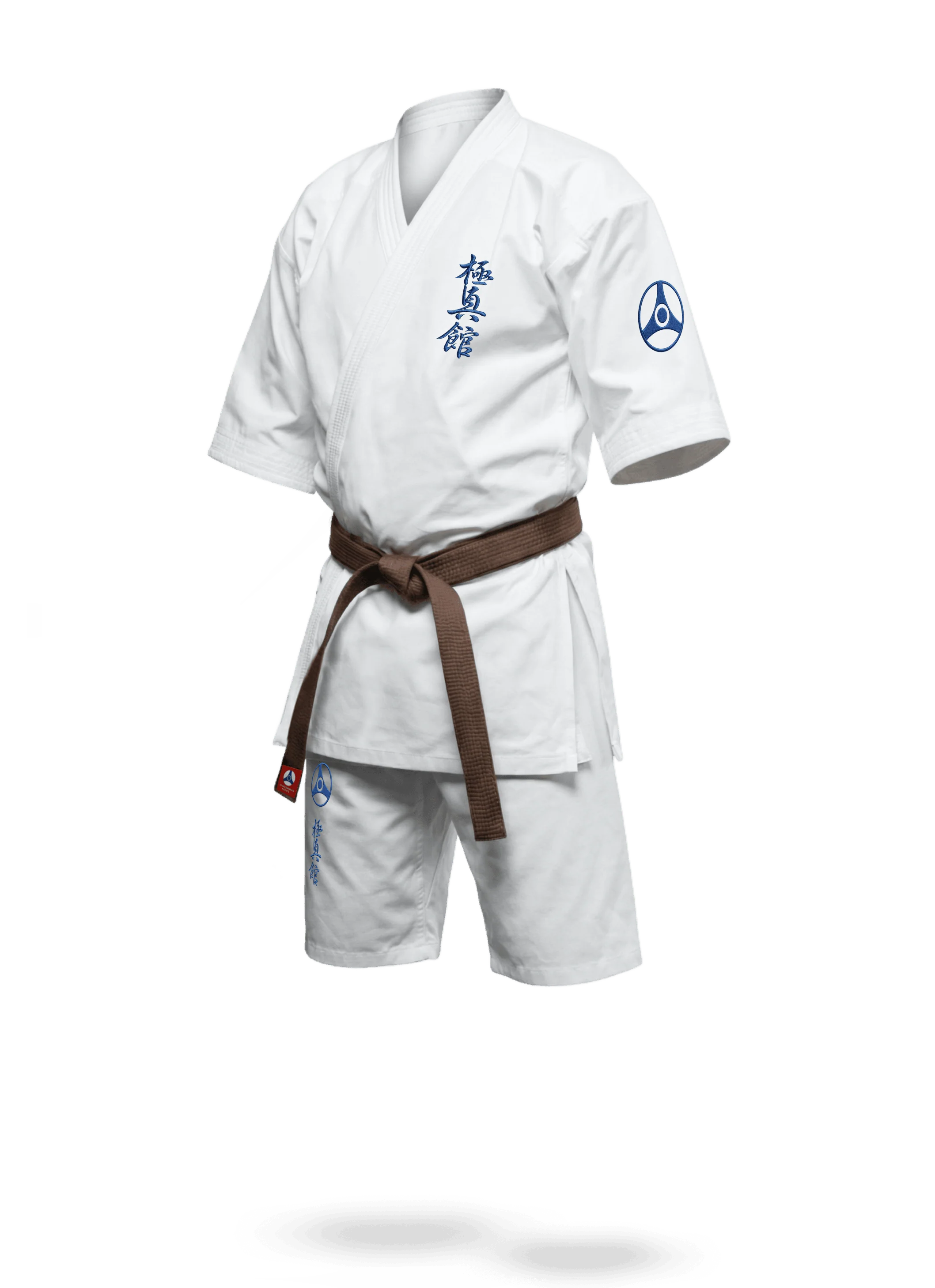 Белое кимоно для карате KAITOGI К2–М5 с вышивкой Кёкусин-кан: комплект из куртки с рукавом 3/4 и тренировочных шорт